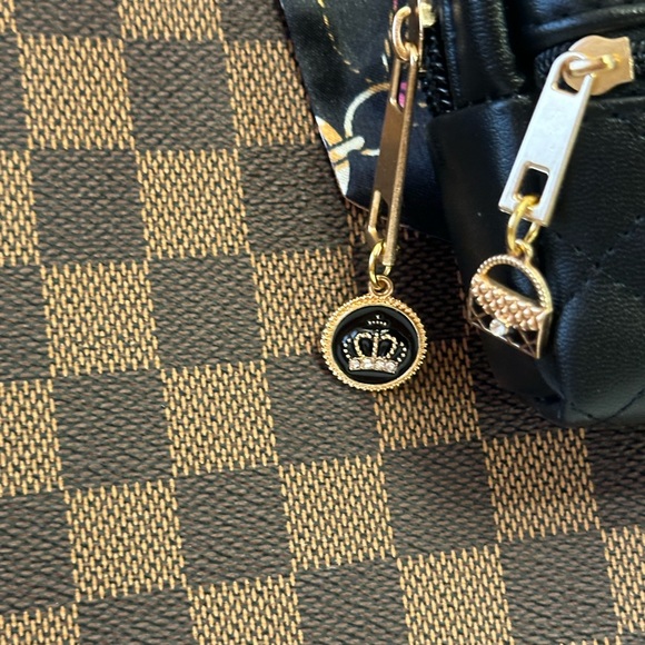 Mini style bag with Twilly🪷 - Picture 8 of 16